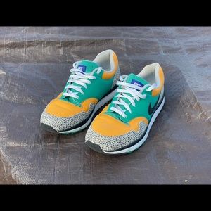 Nike Air Safari SE Emerald Green